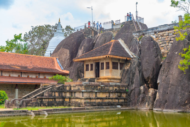 Isurumuniya Rajamaha Viharaya temple near Anuradhapura at Sri Lanka. - Valokuva, kuva