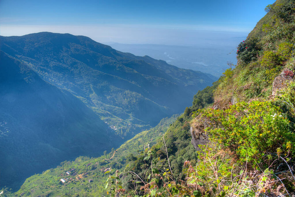 World's end viewpoint at Horton Plains national park at Sri Lanka. - Foto, Imagen