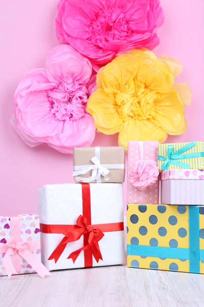 Many birthday gifts in room - Foto, imagen
