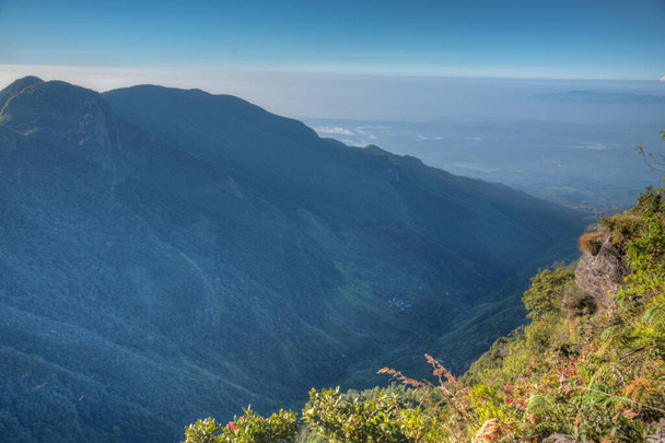 World's end viewpoint at Horton Plains national park at Sri Lanka. - Foto, afbeelding