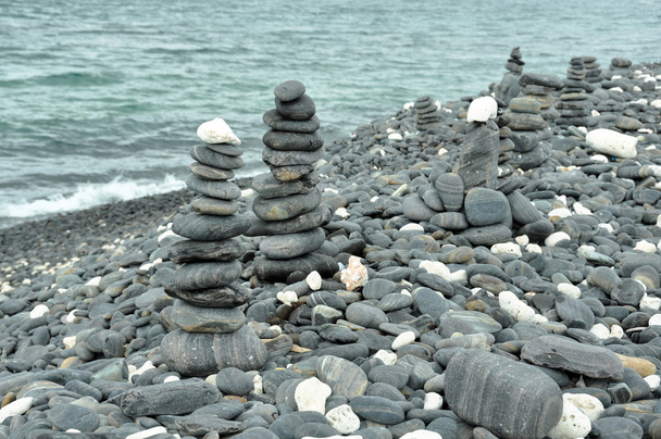 Steine gestapelt auf der Insel hin ngam, Tarutao Nationalpark, Thailand - Foto, Bild