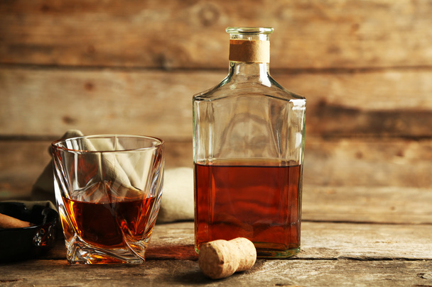 Whiskey on wooden background - Foto, immagini