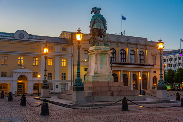 Statue of king Gustav Adolf in Swedish town Goteborg. - Foto, immagini