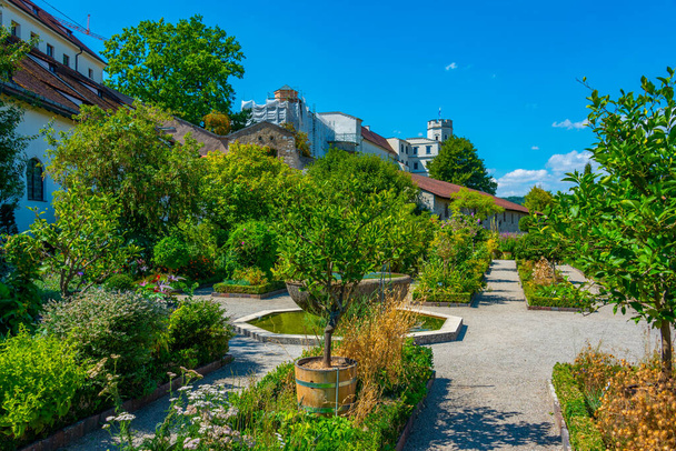 Garden of Willibaldsburg castle in German town Eichstatt. - Foto, imagen