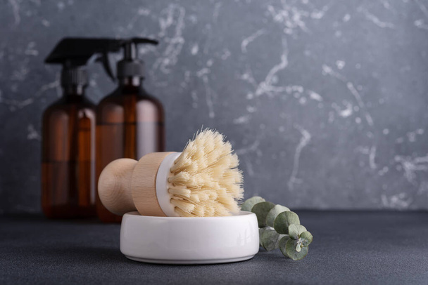 Eco-friendly household concept with natural cleaning tools and products. Dishwashing brush. - Foto, Imagem