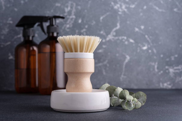 Eco-friendly household concept with natural cleaning tools and products. Dishwashing brush. - Foto, immagini