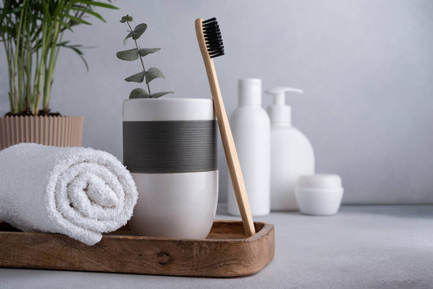 Bathroom composition with bamboo toothbrushes. Eco friendly bodycare concept. - Fotoğraf, Görsel