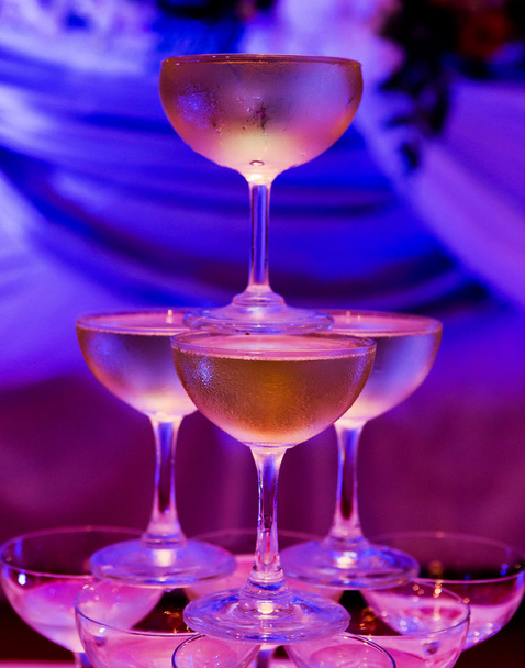 Башня шампанского
 - Фото, изображение