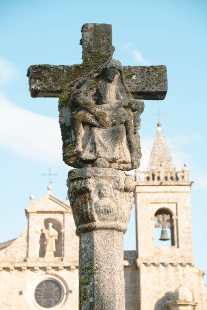 Iglesia y convento de Santo Estevo de Ribas de Sil, región de Ribeira Sacra, Galicia, España, - Foto, Imagen