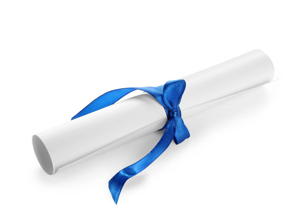 Diploma con nastro blu isolato su sfondo bianco - Foto, immagini