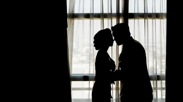 silhouette of wedding couple - Foto, imagen