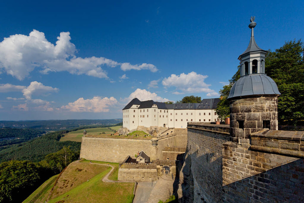 Fortress Knigstein in Saxon Switzerland National Park, Germany - Foto, Imagen