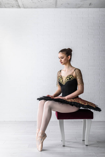 beautiful ballerina in ballet studio - Valokuva, kuva