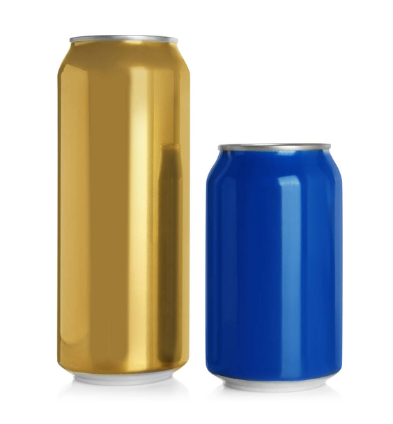 Aluminum cans with drinks on white background - Zdjęcie, obraz
