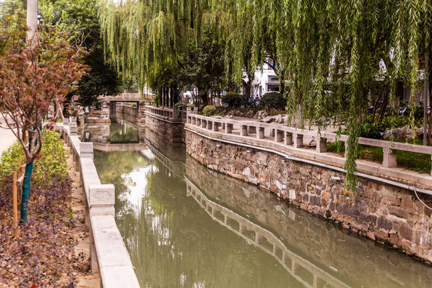 Water canal in Suzhou, Jiangsu province, China - Zdjęcie, obraz