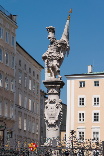 Давня скульптура Карінтії по вулиці - Фото, зображення