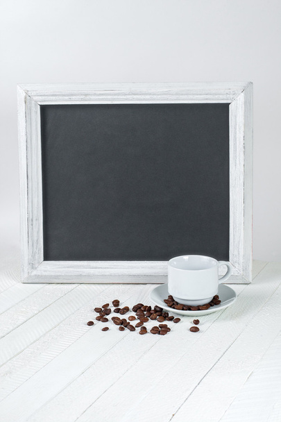 Coffee cup with vintage slate chalk board - Foto, afbeelding