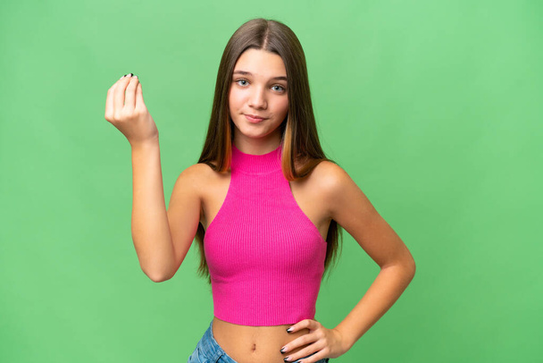 Adolescente caucásico chica sobre aislado fondo haciendo italiano gesto - Foto, Imagen