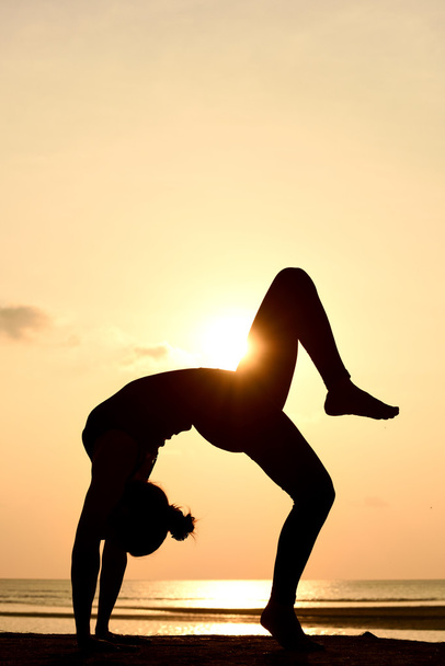 profesionální jóga žena - Fotografie, Obrázek