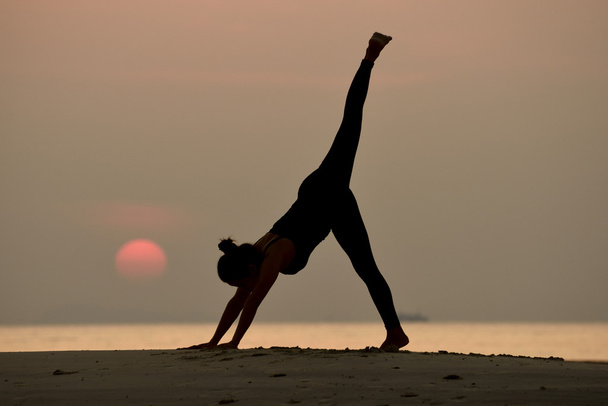 Donna yoga professionale
 - Foto, immagini