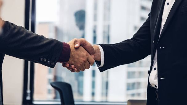 Business people shaking hands. Businessman shaking hands during a meeting in the office - Foto, Imagem