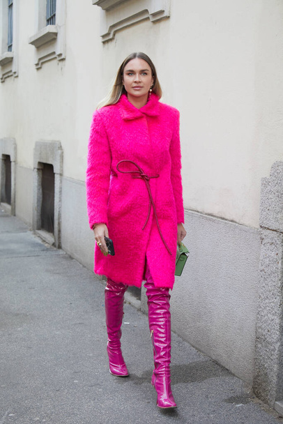 MILAN, ITALY - FEBRUARY 23, 2023: Nina Suess before Genny fashion show, Milan Fashion Week street style - Valokuva, kuva