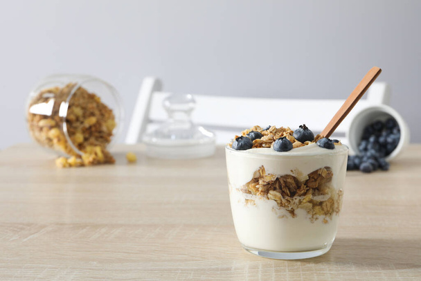Tasty and nutritious breakfast concept - muesli with yogurt - Fotografie, Obrázek