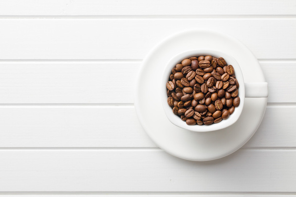 coffee beans in mug - Fotoğraf, Görsel