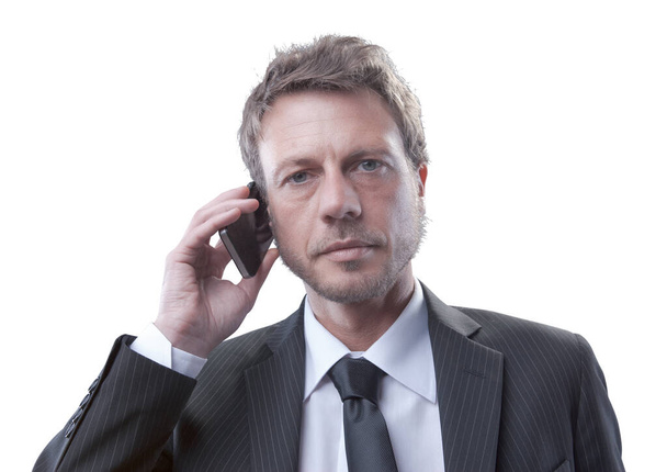 Důvěryhodný obchodní manažer má telefonní hovor s jeho smartphone, komunikace a konzultační koncept - Fotografie, Obrázek
