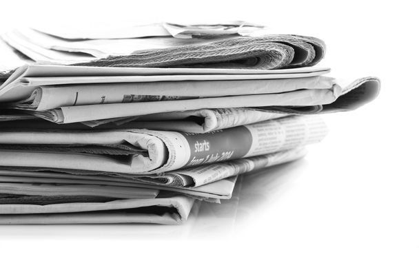 Εφημερίδες, πάνω από το λευκό φόντο  - Φωτογραφία, εικόνα