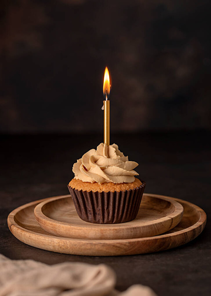 Food photography of cupcake, muffin, birthday, dessert, pastry, bake, bakery, cream, caramel - 写真・画像