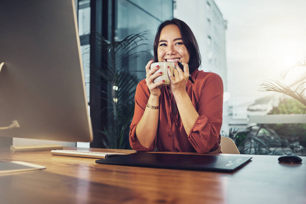 Portrait, business and woman with a smile, coffee and ideas for startup, online reading and success. Face, female employee and entrepreneur with tea, relax and happiness for company and new project. - Фото, изображение
