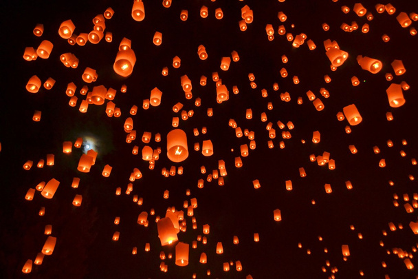 Buddhist Lantern Festival in Chiang Mai, Thailland - Photo, Image