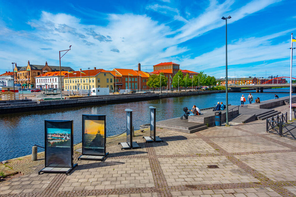 Lidkoping, Sweden, July 17, 2022: Waterfront in Lidkoping, Sweden.IMAGE - Фото, изображение