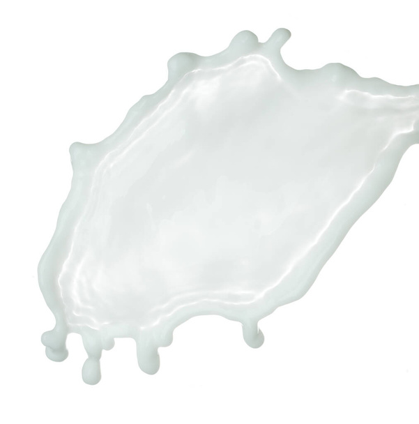 毎日ミルクホワイトローション液滴が飛び散って飛ぶ。ミルククリームは空中に浮く。保湿剤ローション爆発液。白地分離高速シャッターフリーズ - 写真・画像
