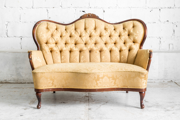 Brown Retro Sofa - Фото, изображение