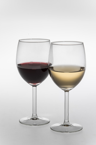 Verres de vin rouge et blanc - Photo, image