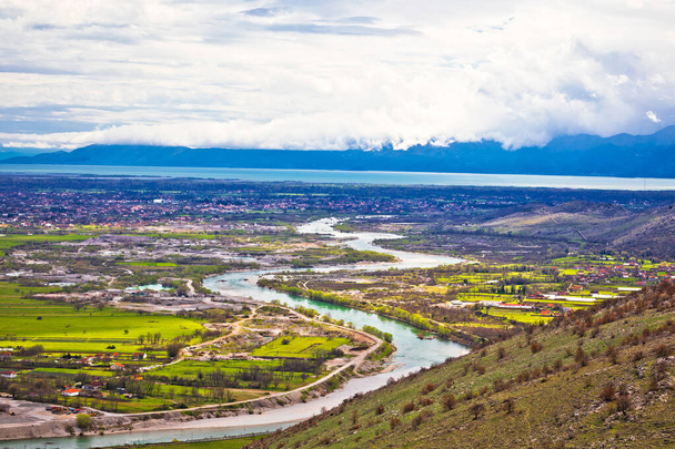 Rivière Moraca et lac Skadar près de Podgorica vue panoramique, Monténégro - Photo, image