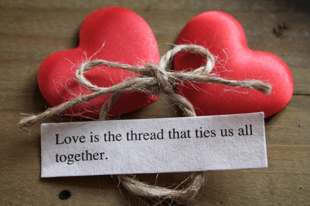 Love is the thread that ties us all together - Foto, afbeelding