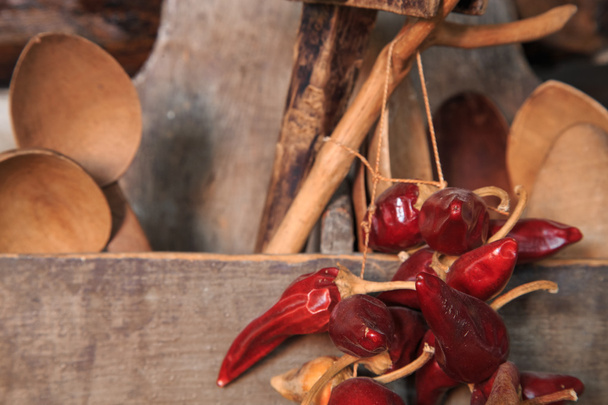 Сушеный красный острый перец чили - Фото, изображение