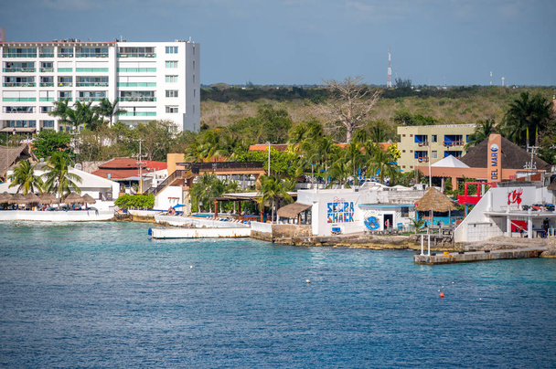 Cozumel, Mexico - April 4, 2023: View of the Cozumel skyline along the cruise port. - Photo, Image