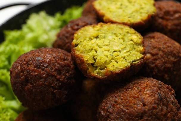 Vegetarisch voedselconcept - falafel, smakelijke falafelballen - Foto, afbeelding