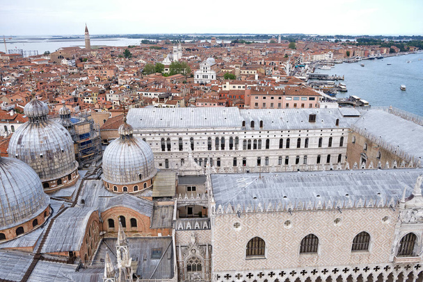 Venecia panorama oeste desde lo alto de la torre Campanile San Marco, Venecia. - Foto, Imagen