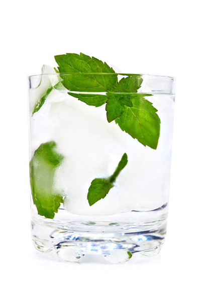 Ice water and mint - Foto, afbeelding
