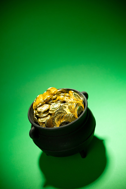 Pot of Gold: Gold Coins in Pot with Copyspace - Fotoğraf, Görsel