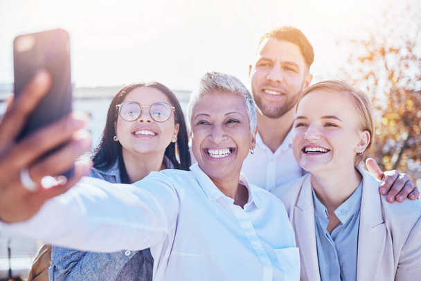 Happy business people, smile and selfie for profile picture, team building or friends in the outdoors. Group of employee coworkers smiling for photo, social media or friendship on work break outside. - Foto, imagen