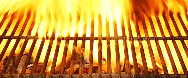 Griglia barbecue vuota fiammeggiante
 - Foto, immagini
