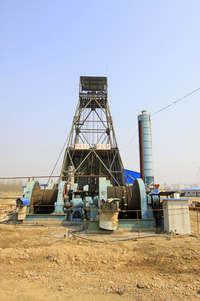 Perfuração em MaCheng iron mine, Luannan County, Hebei
 - Foto, Imagem