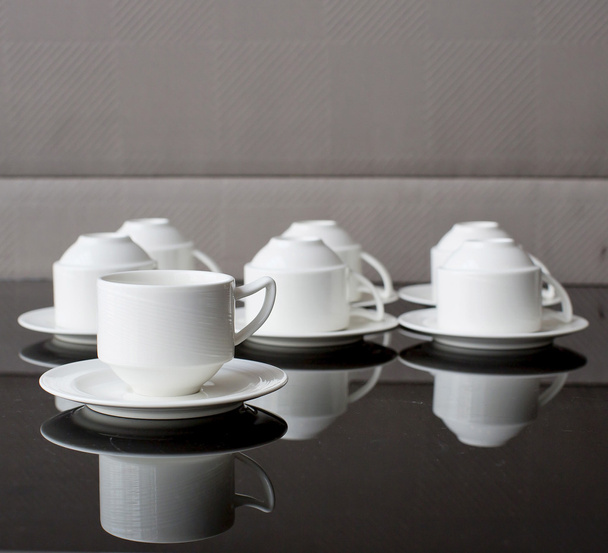 Many rows of pure white cup and saucer - 写真・画像