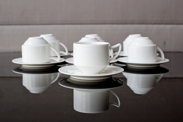 Many rows of pure white cup and saucer - Foto, immagini